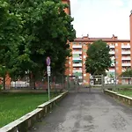 Grazioso Zona Mecenate - S.giulia Апартаменты *